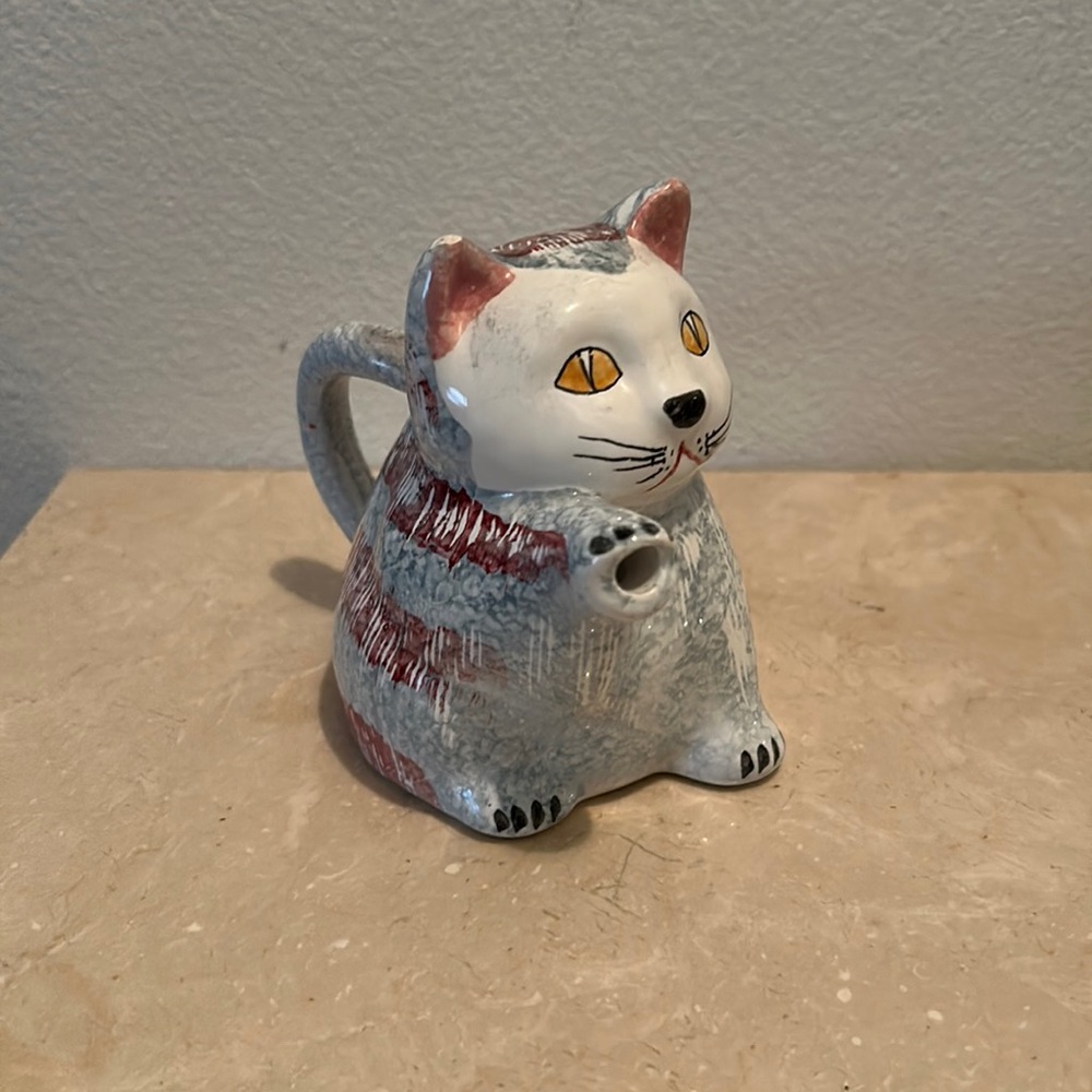 Cat creamer made in Italy. 4.75” H